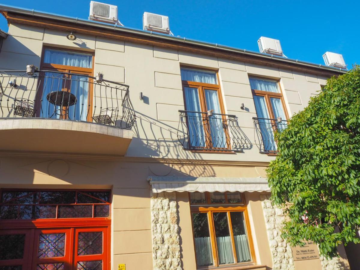 Holiday Apartmanhaz Harkany Exterior photo