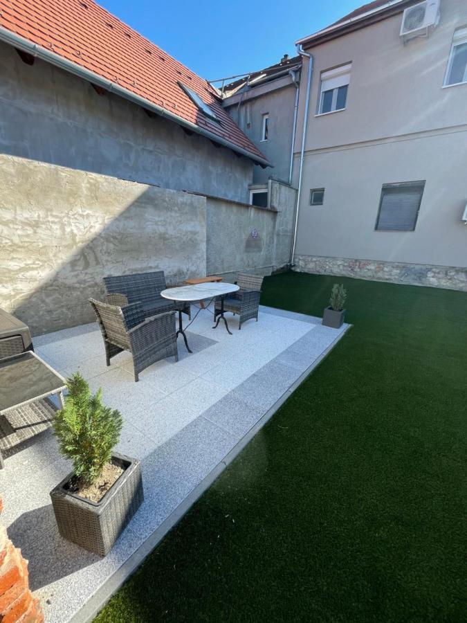 Holiday Apartmanhaz Harkany Exterior photo