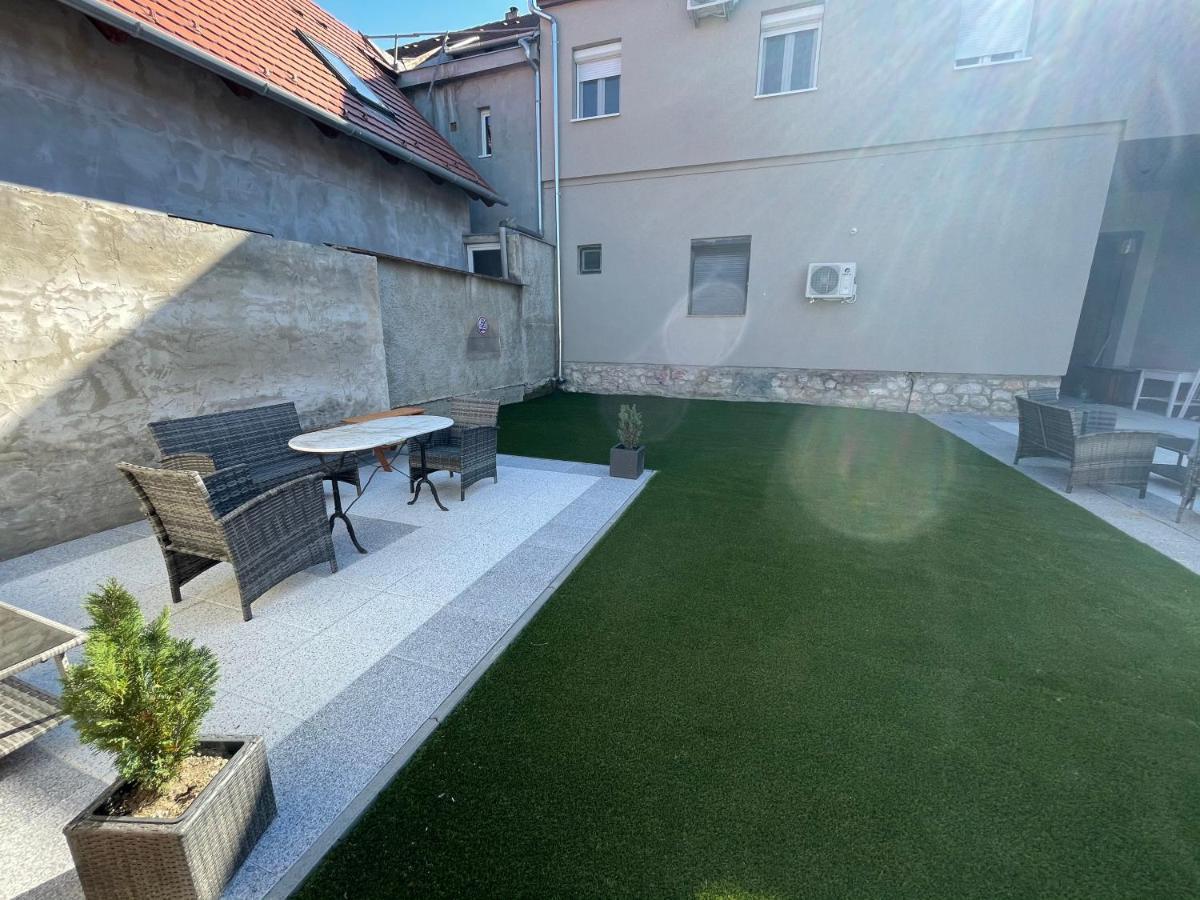 Holiday Apartmanhaz Harkany Exterior photo