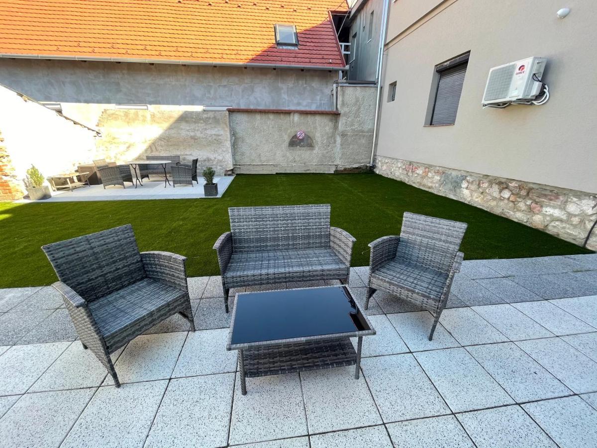 Holiday Apartmanhaz Harkany Exterior photo